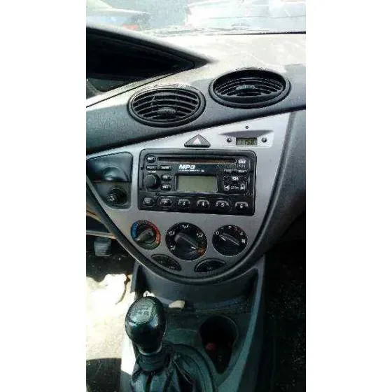 FORD FOCUS BERLINA (CAK) '2004 AMBIENTE AZUL