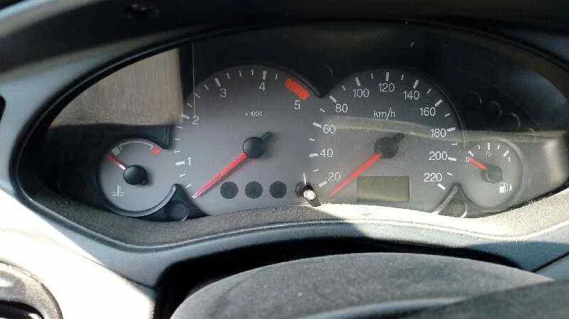 FORD FOCUS BERLINA (CAK) '2004 AMBIENTE AZUL