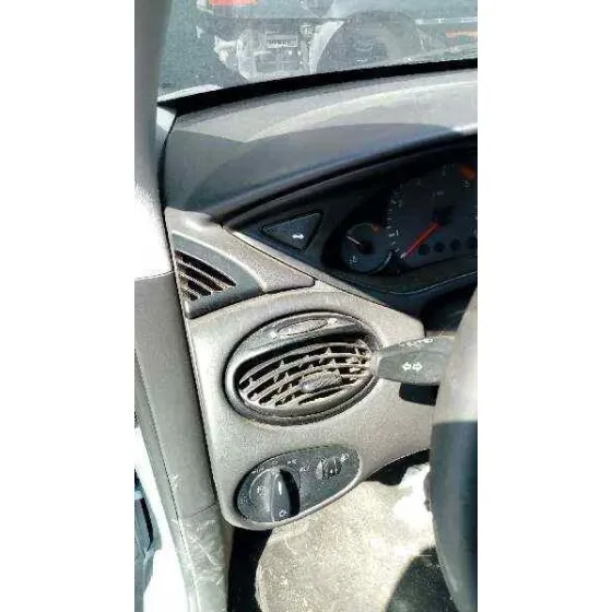 FORD FOCUS BERLINA (CAK) '2004 AMBIENTE AZUL