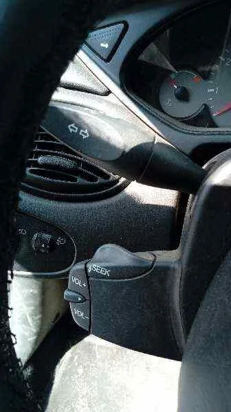 FORD FOCUS BERLINA (CAK) '2004 AMBIENTE AZUL