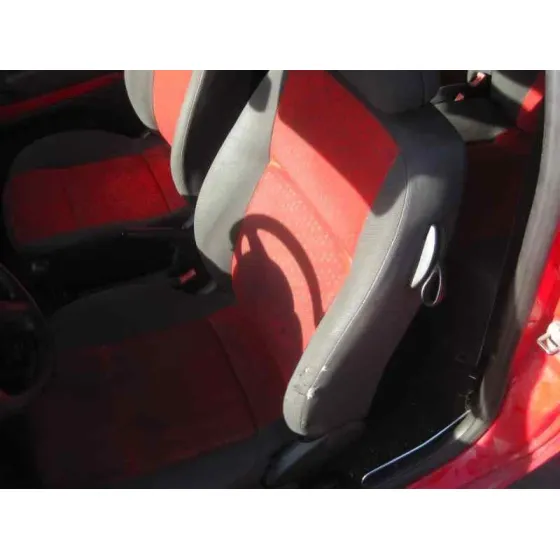 VOLKSWAGEN LUPO (6X1/6E1) '2005 ADVANCE ROJO