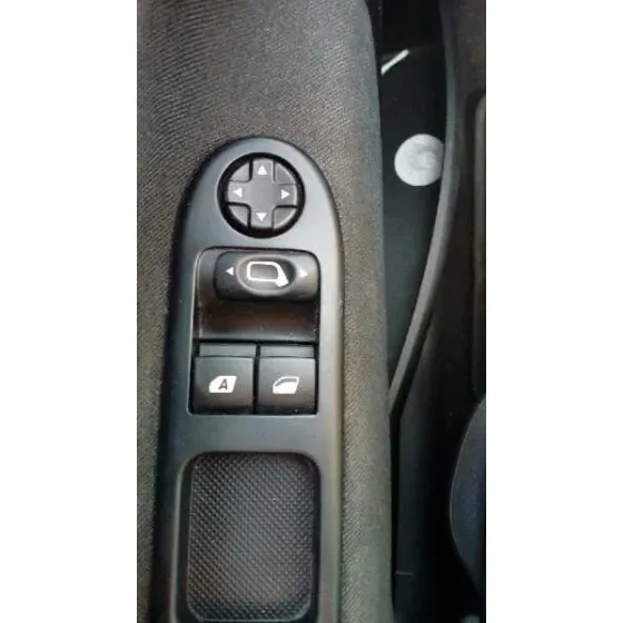 PEUGEOT 207 '2009 1.4 NEGRO