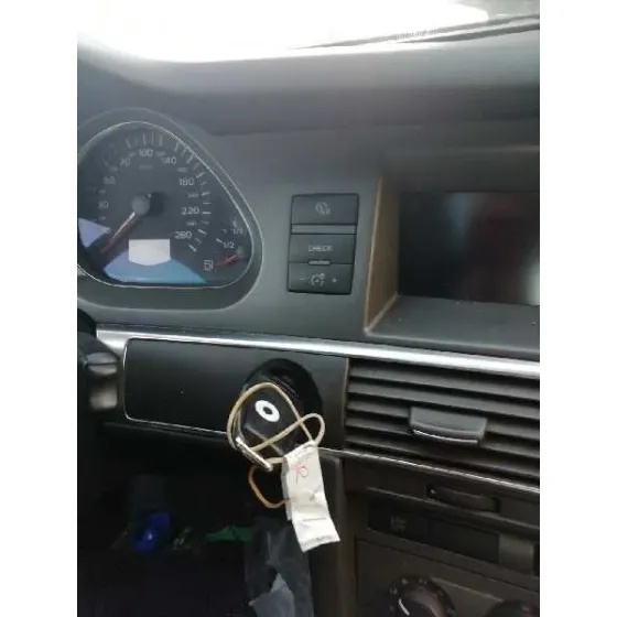 AUDI A6 BERLINA (4F2) '2005 2.7 TDI GRIS