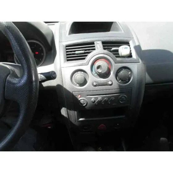 RENAULT MEGANE II CLASSIC BERLINA '2004 CONFORT AUTHENTIQUE GRIS