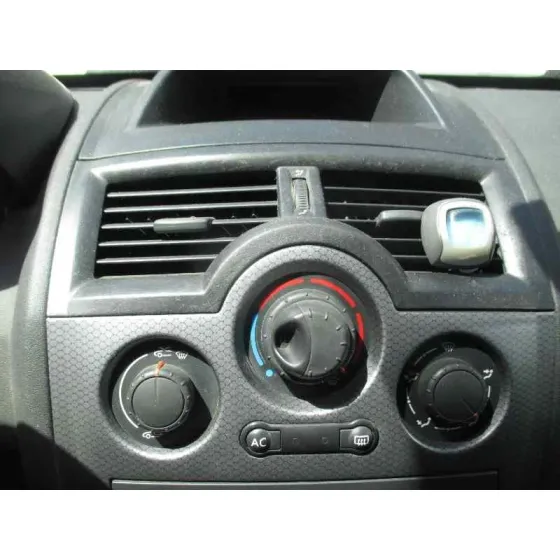 RENAULT MEGANE II CLASSIC BERLINA '2004 CONFORT AUTHENTIQUE GRIS