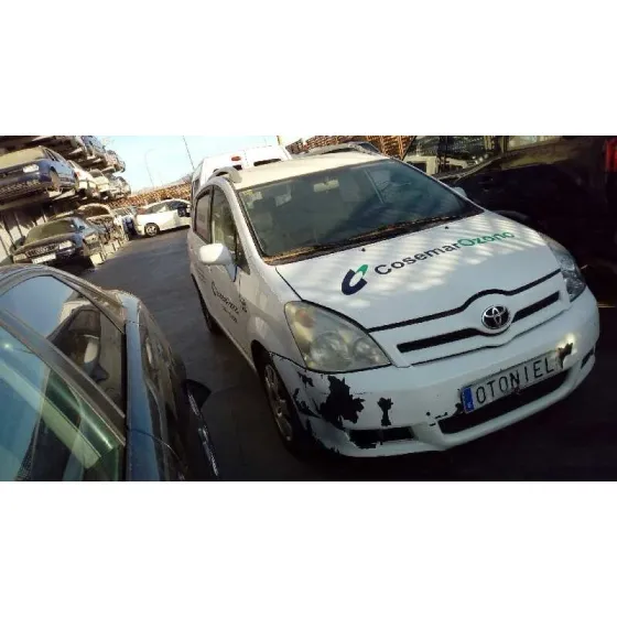TOYOTA COROLLA VERSO (R1) '2005 2.0 D-4D LUNA BLANCO