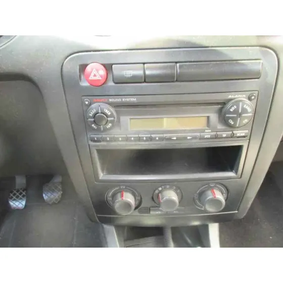 SEAT IBIZA (6L1) '2003 COOL AMARILLO