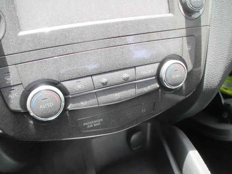 NISSAN QASHQAI (J11) NISSAN QASHQAI (J11) '2016 N-CONNECTA PLATA 2015