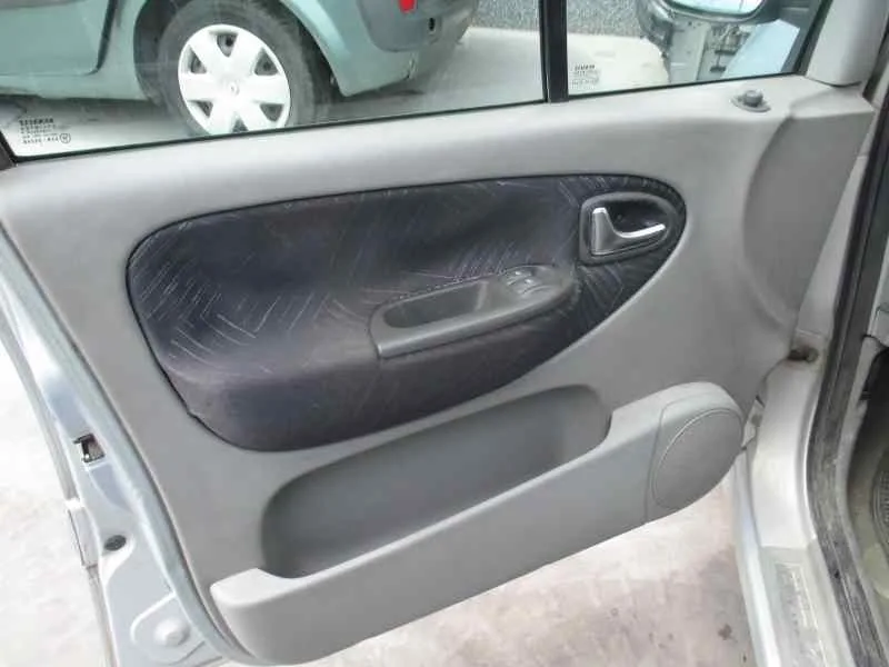 RENAULT SCENIC (JA..) '2003 1.6 16V DYNAMIQUE (JA0B/11) GRIS CLARO