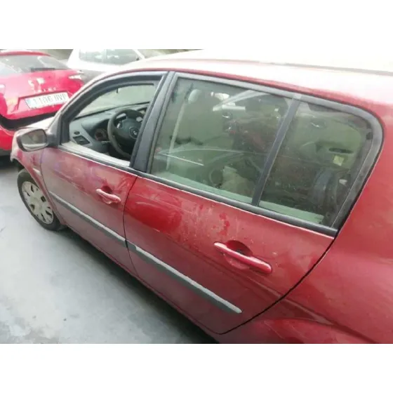 RENAULT MEGANE II BERLINA 5P '2007 1.5 DCI DIESEL ROJO
