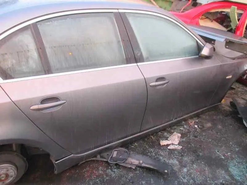 BMW SERIE 5 BERLINA (E60) BMW SERIE 5 BERLINA (E60) '2009 520D GRIS 2007