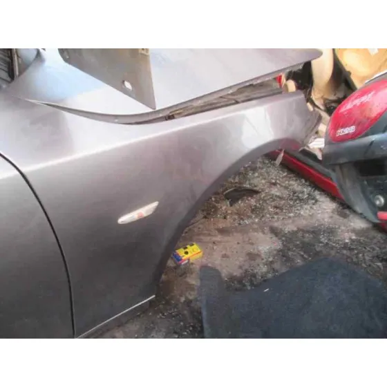BMW SERIE 5 BERLINA (E60) '2009 520D GRIS
