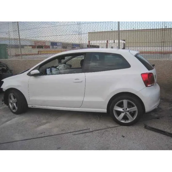 VOLKSWAGEN POLO (6R1) '2013 SPORT BY R-LINE BLANCO