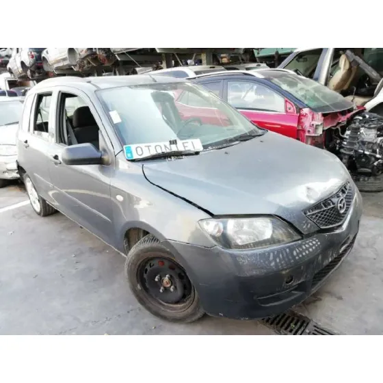 MAZDA 2 BERLINA (DY) '2004 1.4 DIESEL CAT GRIS