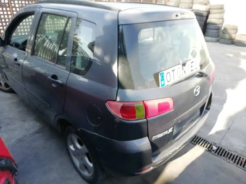 MAZDA 2 BERLINA (DY) '2004 1.4 DIESEL CAT GRIS