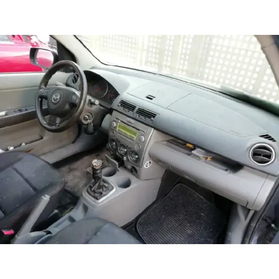MAZDA 2 BERLINA (DY) '2004 1.4 DIESEL CAT GRIS