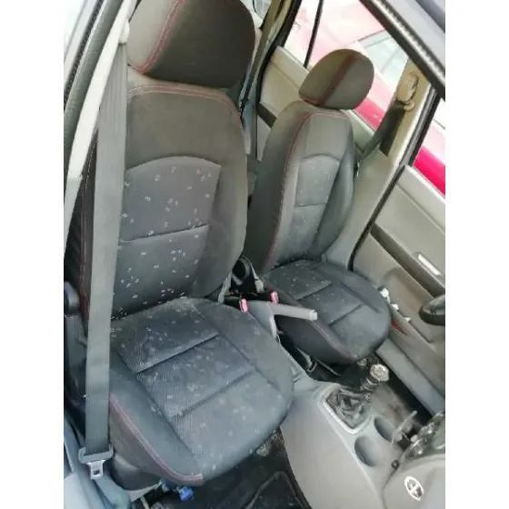 MAZDA 2 BERLINA (DY) '2004 1.4 DIESEL CAT GRIS