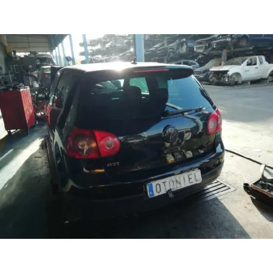 VOLKSWAGEN GOLF V BERLINA (1K1) '2006 GTI NEGRO
