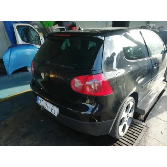 VOLKSWAGEN GOLF V BERLINA (1K1) '2006 GTI NEGRO