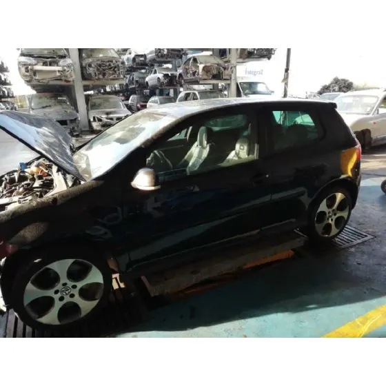 VOLKSWAGEN GOLF V BERLINA (1K1) '2006 GTI NEGRO