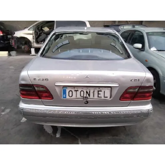 MERCEDES CLASE E (W210) BERLINA DIESEL '2001 220 CDI (210.006) PLATA