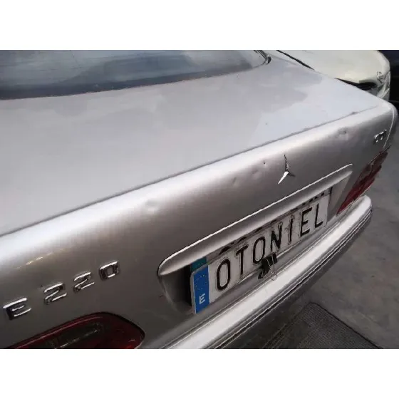 MERCEDES CLASE E (W210) BERLINA DIESEL '2001 220 CDI (210.006) PLATA