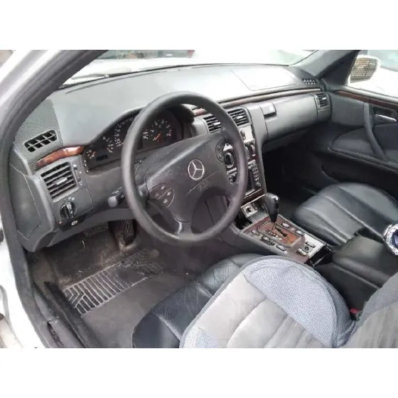 MERCEDES CLASE E (W210) BERLINA DIESEL '2001 220 CDI (210.006) PLATA