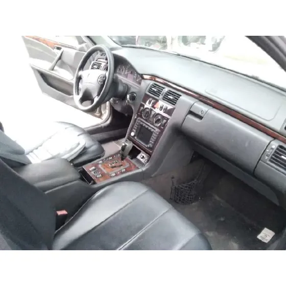 MERCEDES CLASE E (W210) BERLINA DIESEL '2001 220 CDI (210.006) PLATA