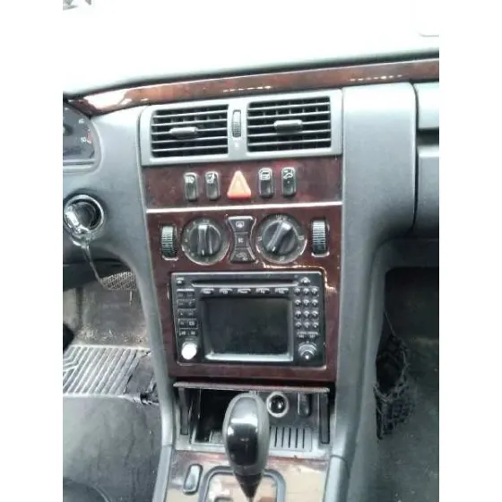 MERCEDES CLASE E (W210) BERLINA DIESEL '2001 220 CDI (210.006) PLATA