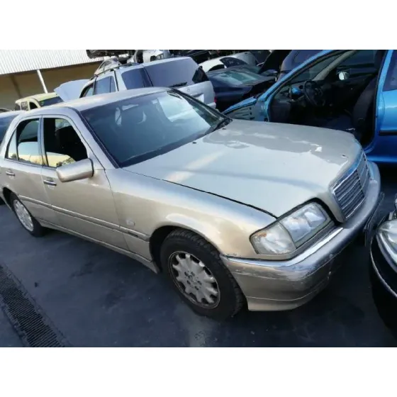 MERCEDES CLASE C (W202) BERLINA '1998 220 CDI (202.133) GRIS