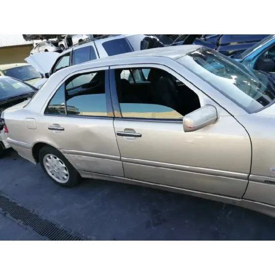 MERCEDES CLASE C (W202) BERLINA '1998 220 CDI (202.133) GRIS