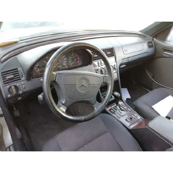 MERCEDES CLASE C (W202) BERLINA '1998 220 CDI (202.133) GRIS