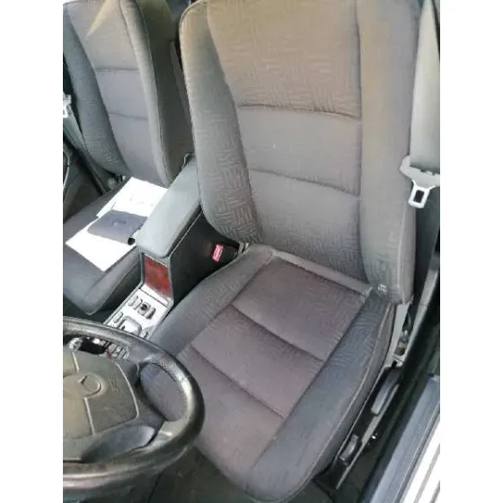 MERCEDES CLASE C (W202) BERLINA '1998 220 CDI (202.133) GRIS