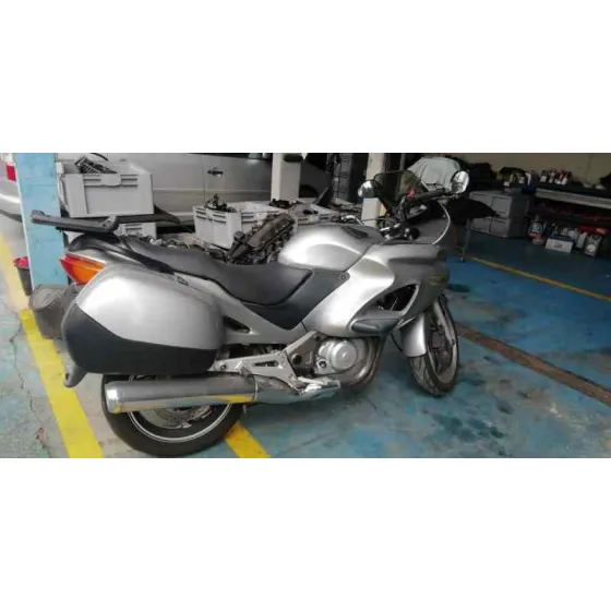 HONDA NT 700 V DEAUVILLE '2004 NT 650 V DEAUVILLE (RC47) GRIS