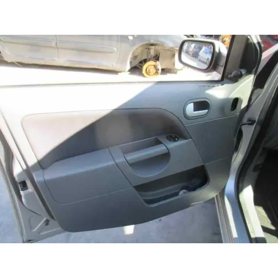 FORD FIESTA (CBK) '2003 AMBIENTE PLATA