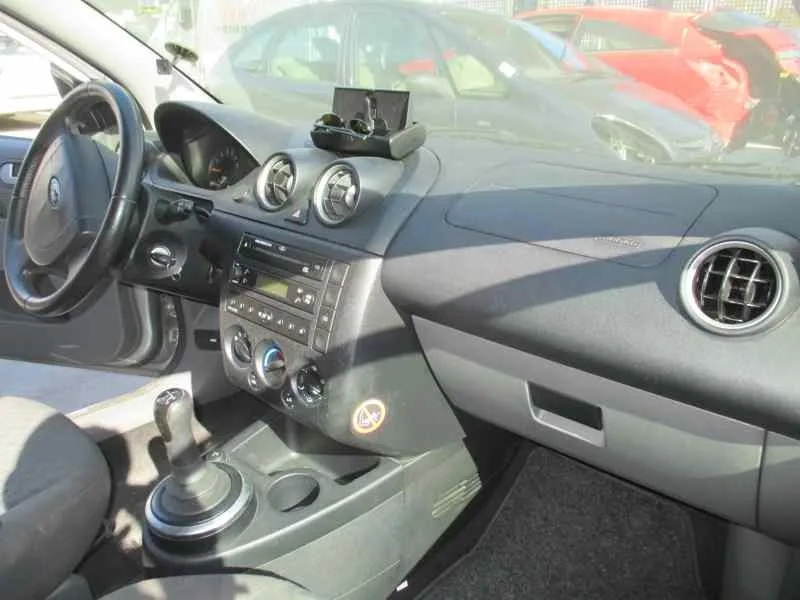 FORD FIESTA (CBK) '2003 AMBIENTE PLATA