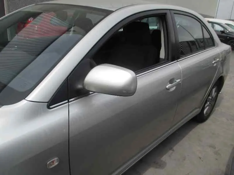 TOYOTA AVENSIS BERLINA (T25) '2004 1.8 16V CAT PLATA