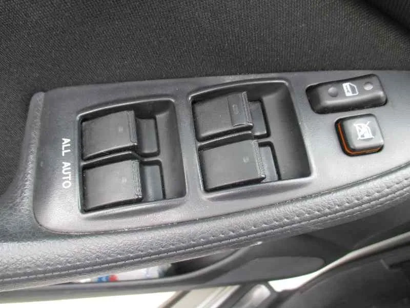 TOYOTA AVENSIS BERLINA (T25) '2004 1.8 16V CAT PLATA