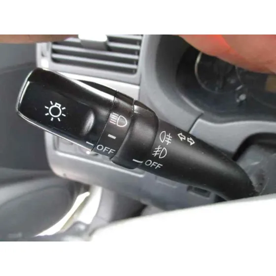 TOYOTA AVENSIS BERLINA (T25) '2004 1.8 16V CAT PLATA
