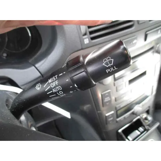 TOYOTA AVENSIS BERLINA (T25) '2004 1.8 16V CAT PLATA