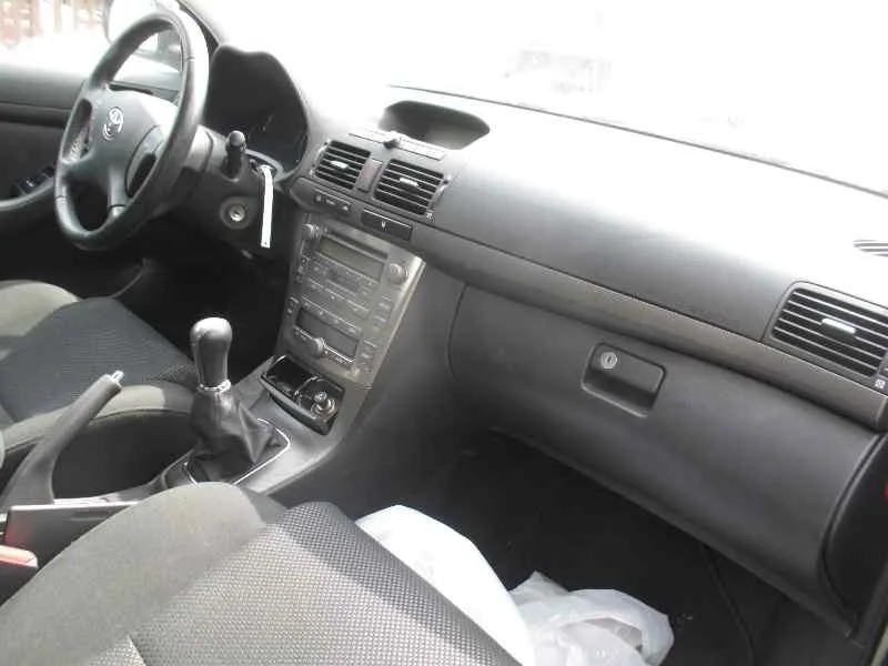 TOYOTA AVENSIS BERLINA (T25) '2004 1.8 16V CAT PLATA