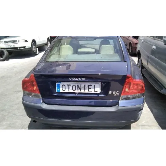 VOLVO S60 BERLINA '2001 2.4 (125KW) AZUL