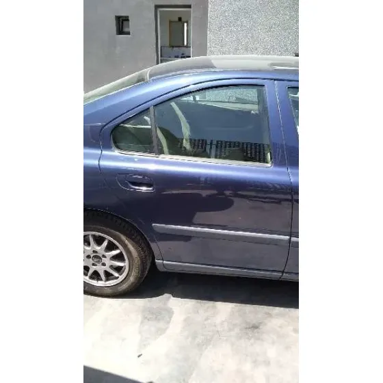VOLVO S60 BERLINA '2001 2.4 (125KW) AZUL