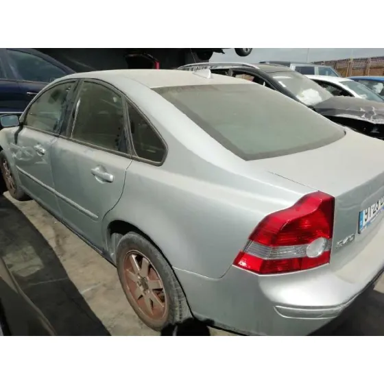 VOLVO S40 BERLINA '2005 1.8 KINETIC GRIS