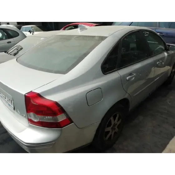 VOLVO S40 BERLINA '2005 1.8 KINETIC GRIS