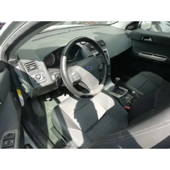VOLVO S40 BERLINA '2005 1.8 KINETIC GRIS