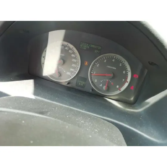 VOLVO S40 BERLINA '2005 1.8 KINETIC GRIS