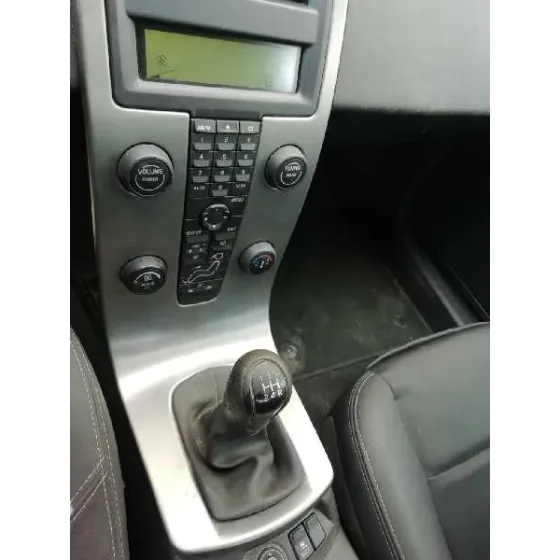VOLVO S40 BERLINA '2005 1.8 KINETIC GRIS