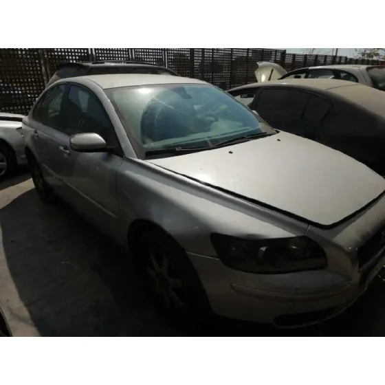 VOLVO S40 BERLINA '2005 1.8 KINETIC GRIS
