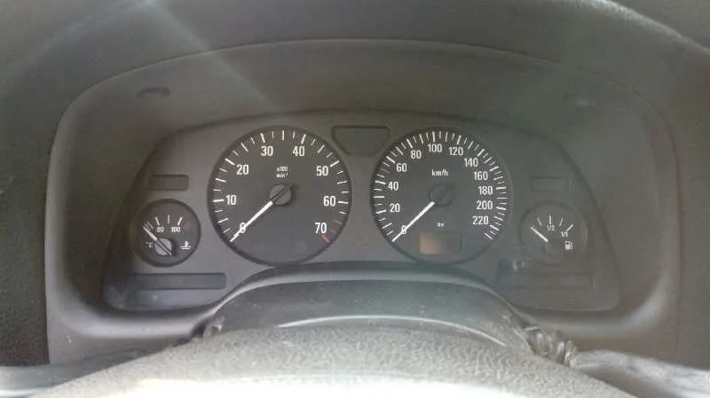 OPEL ASTRA G BERLINA OPEL ASTRA G BERLINA '2001 CLUB PLATA 2000